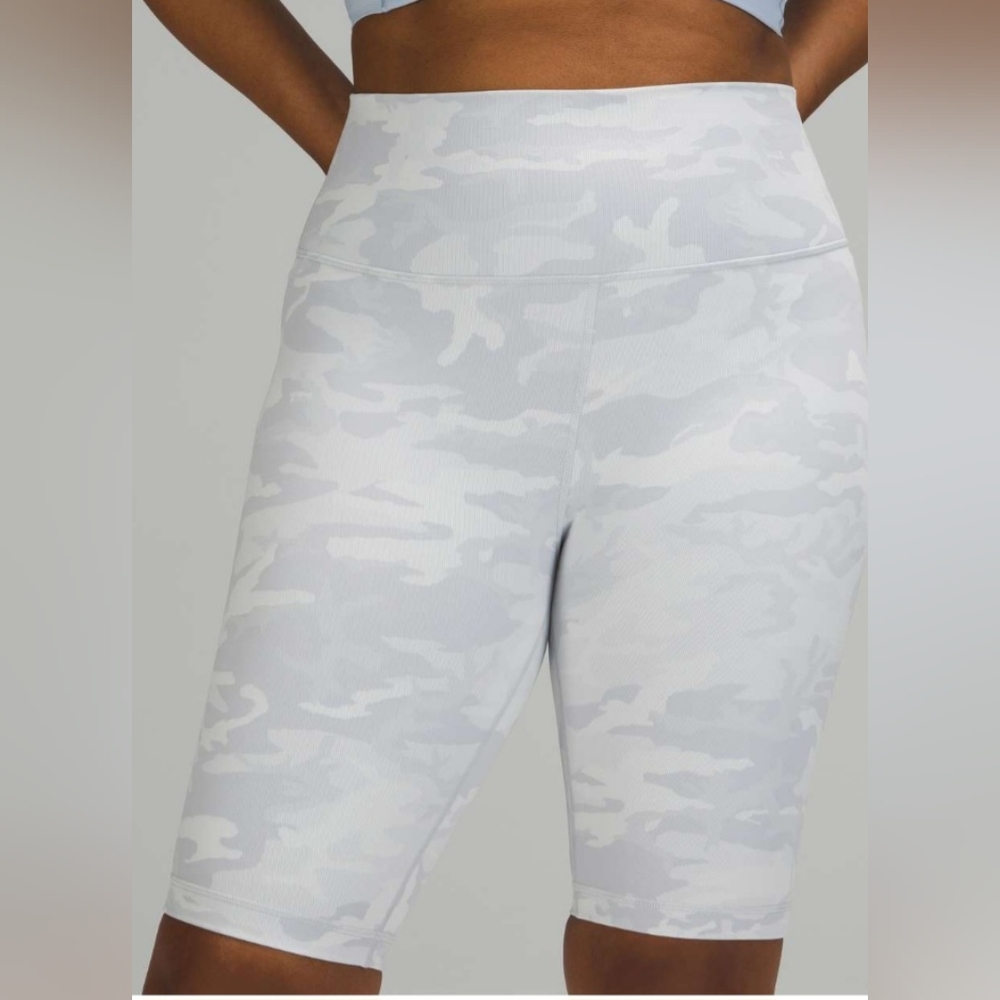 Lululemon Wunder Under HR short 10"